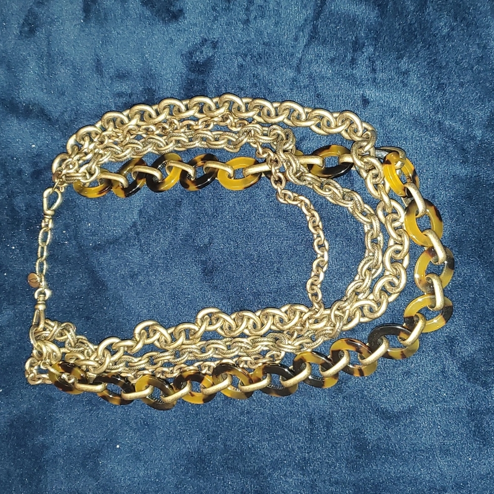 Multi-layered gold and tortoiseshell necklace